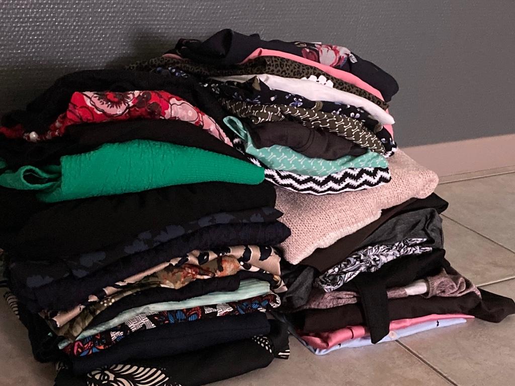 Kledingpakket maat L- XL (44-46), Enlèvement ou Envoi, Comme neuf, Taille 42/44 (L)