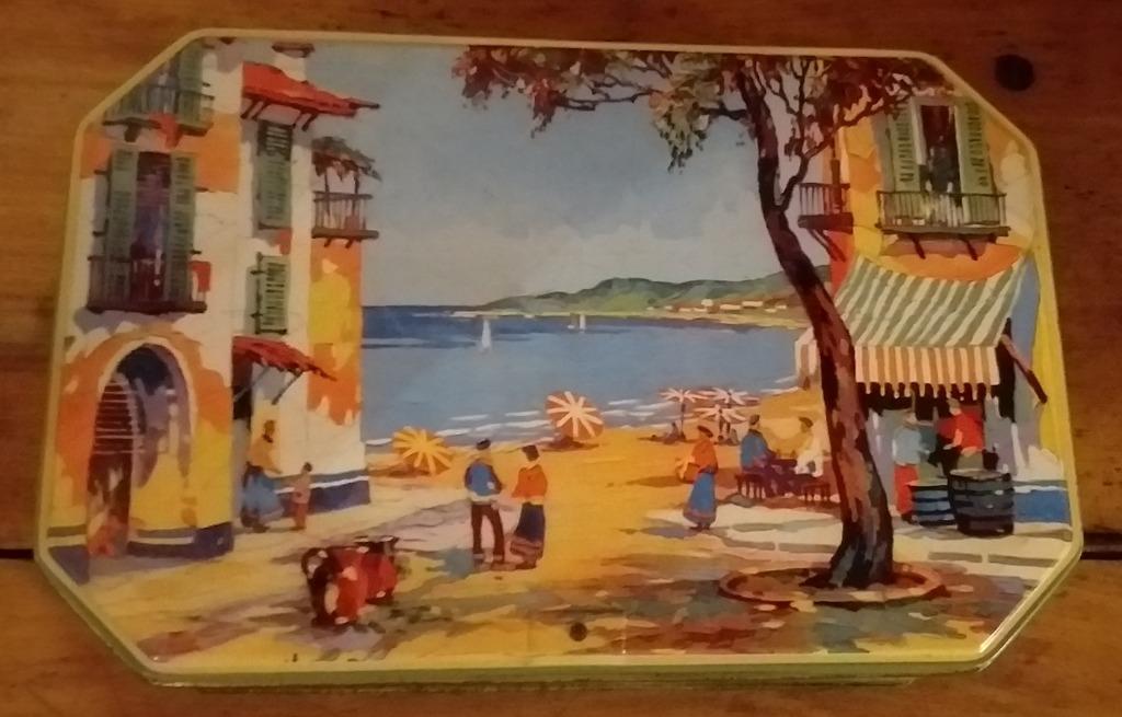 vieille boîte en tôle  colorée, Enlèvement ou Envoi