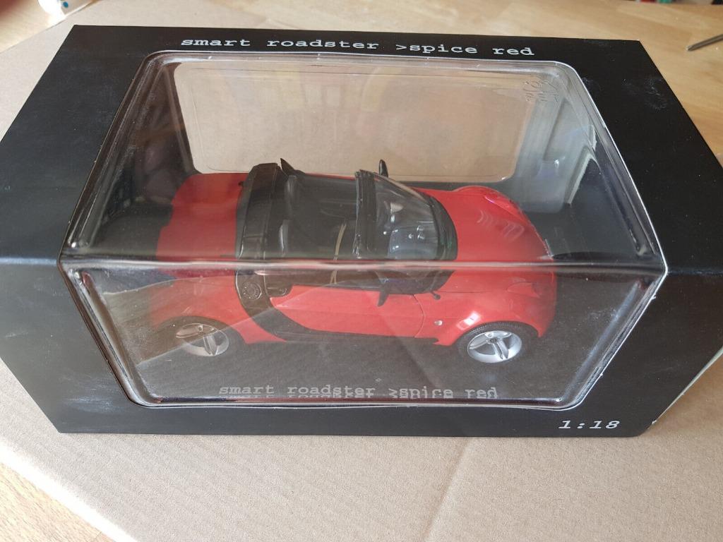 1:18 Kyosho Smart Roadster spice red 2003-2005, Hobby en Vrije tijd, Modelauto's | 1:18, Ophalen of Verzenden, Zo goed als nieuw