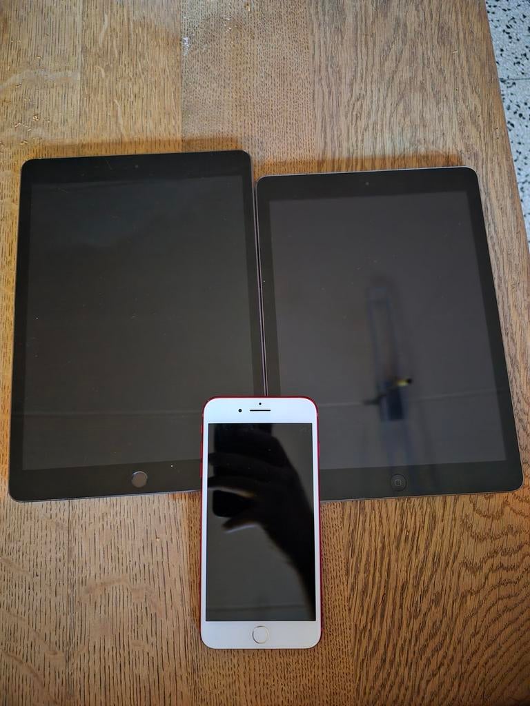 2 ipad + 1iphone ( pour pièce)