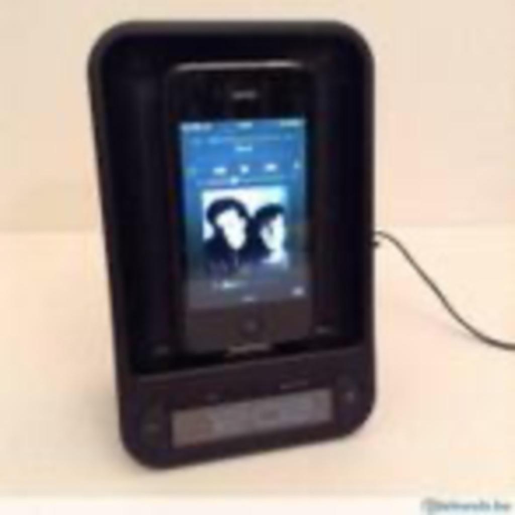 TDK alarm clock met iPhone docking station, Ophalen of Verzenden, Gebruikt, Docking station
