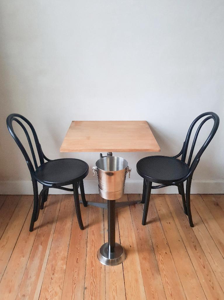 Paar zwarte bistrostoelen van gebogen hout, Ophalen of Verzenden