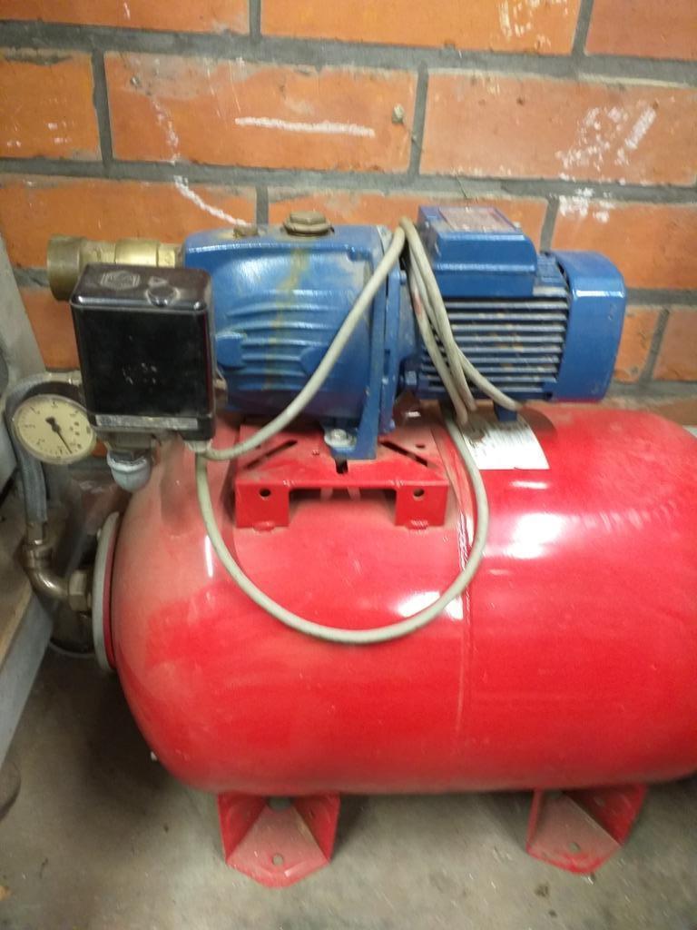Zelfaanzuigende centrifugaalpomp, Ophalen, Zo goed als nieuw, Elektrisch, Overige typen