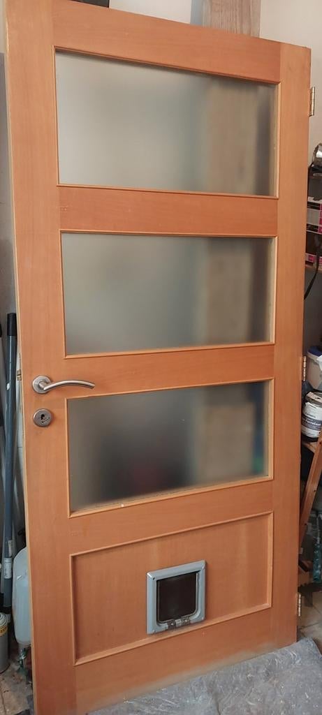 2 portes complètes 1 de 93cm avec chatière et 1 de 83cm, Bricolage & Construction, Enlèvement, Utilisé, Vitre comprise, Autres types