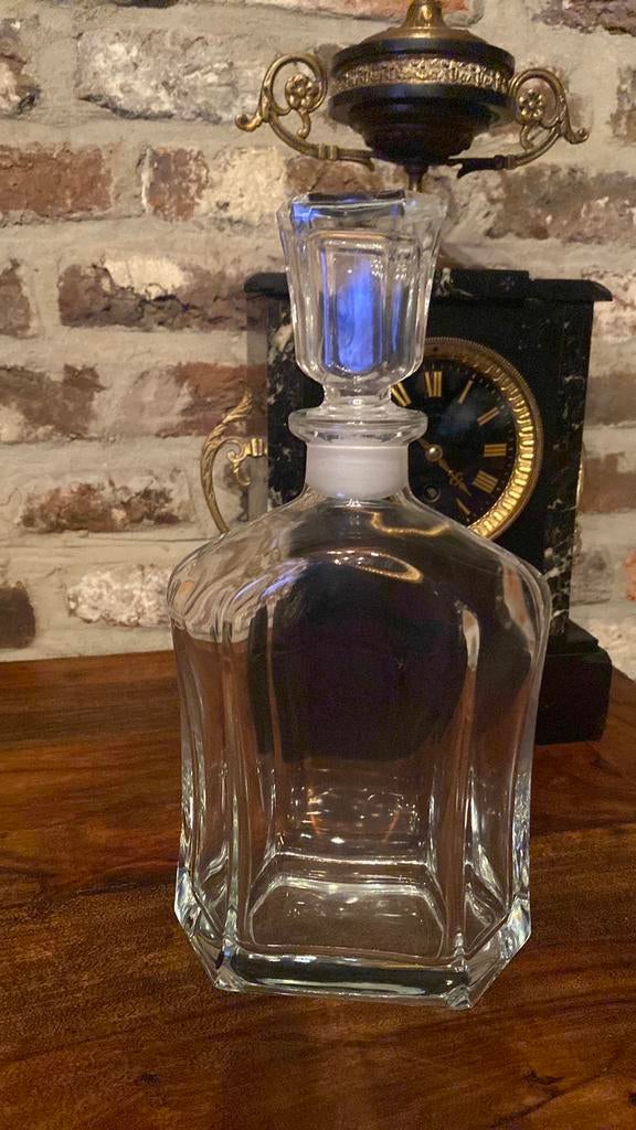 Belle carafe à whisky, Enlèvement