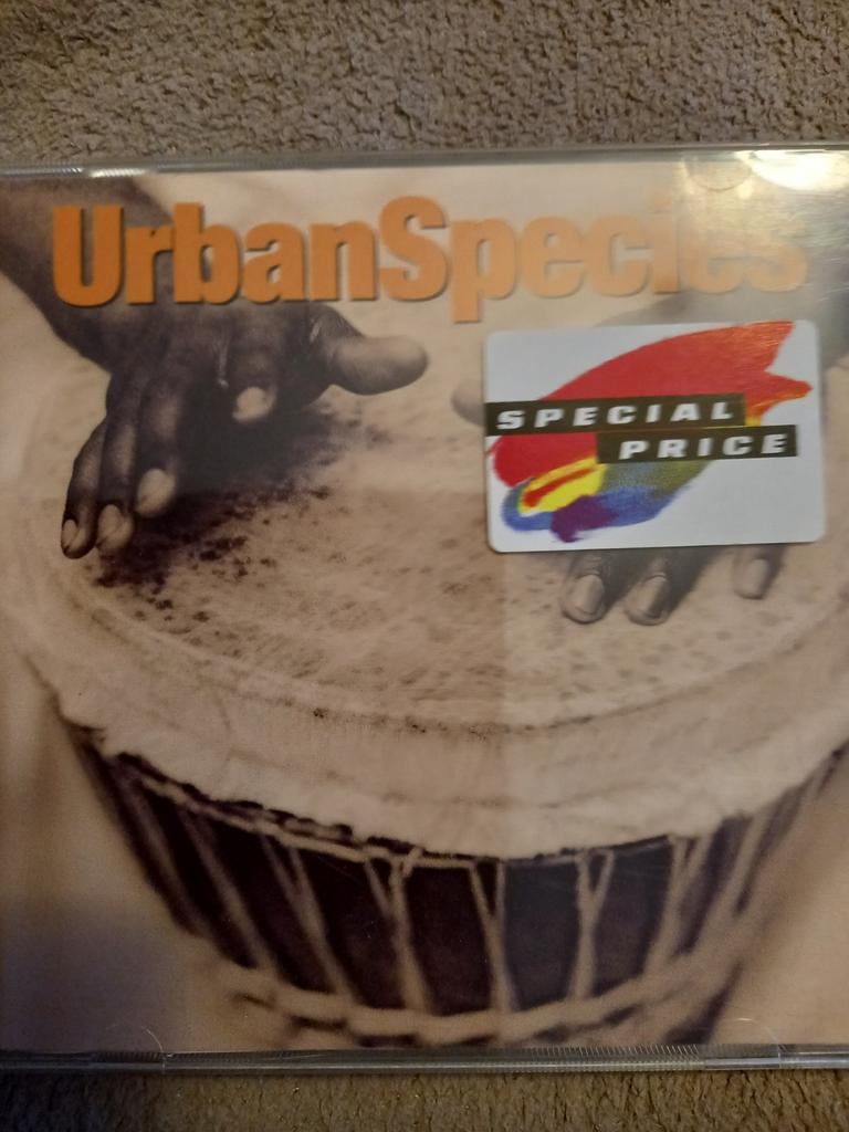 Urban species   listen, Verzenden