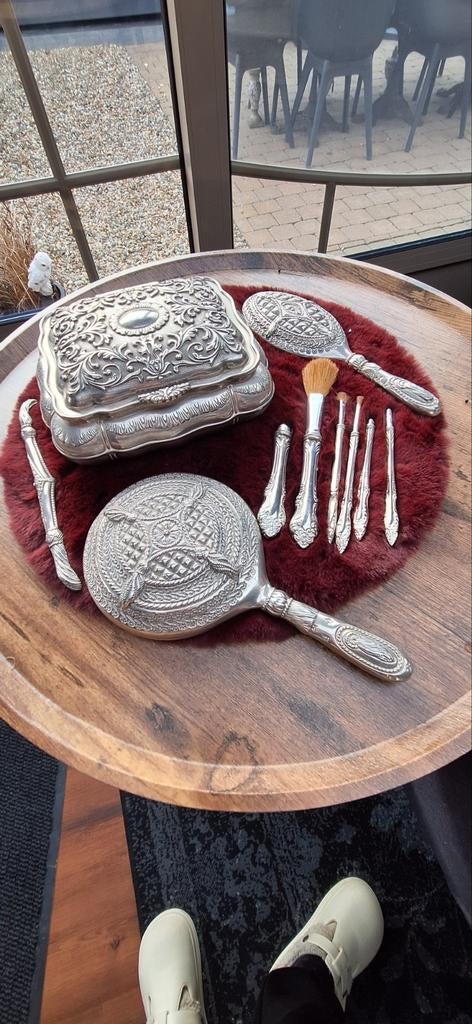 Art deco verzilverde beautyset, Ophalen