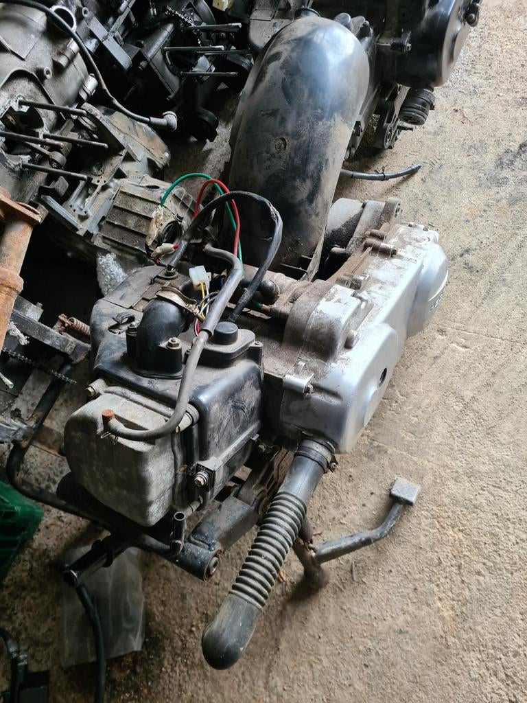 Blocs moteurs divers 50cc pour scooter GY6 Kymco SYM Neco GT, Enlèvement ou Envoi