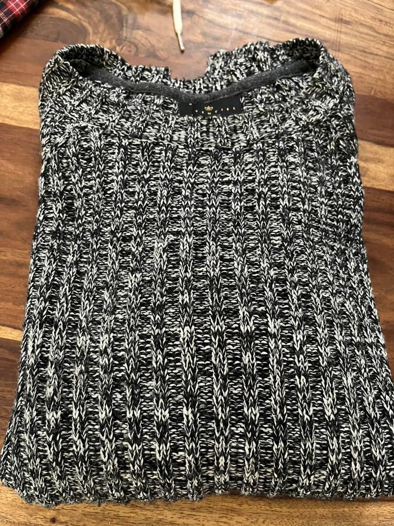 Trui essentiel, Enlèvement ou Envoi, Comme neuf, Taille 56/58 (XL)
