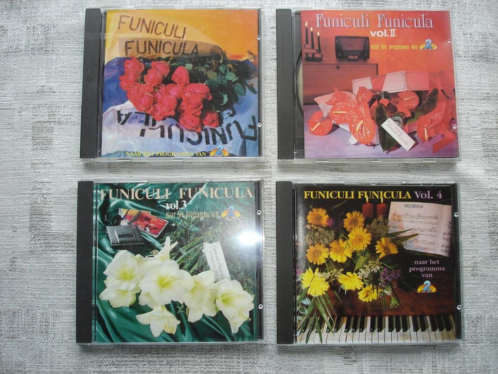 Lot CD's Funiculi Funicula nrs 1 tot 11 plus nrs 30 & 32, Verzenden, Zo goed als nieuw, Wereldmuziek