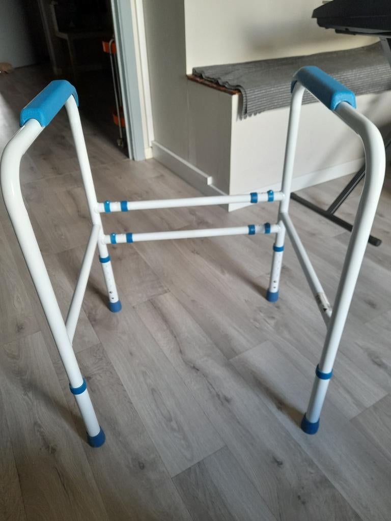 Cadre de wc avec pieds réglables, Maison & Meubles, Enlèvement, Comme neuf