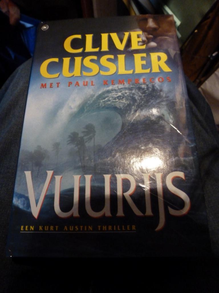 roman :  vuurijs clive cussler, België, Ophalen of Verzenden, Zo goed als nieuw, Clive Cussler