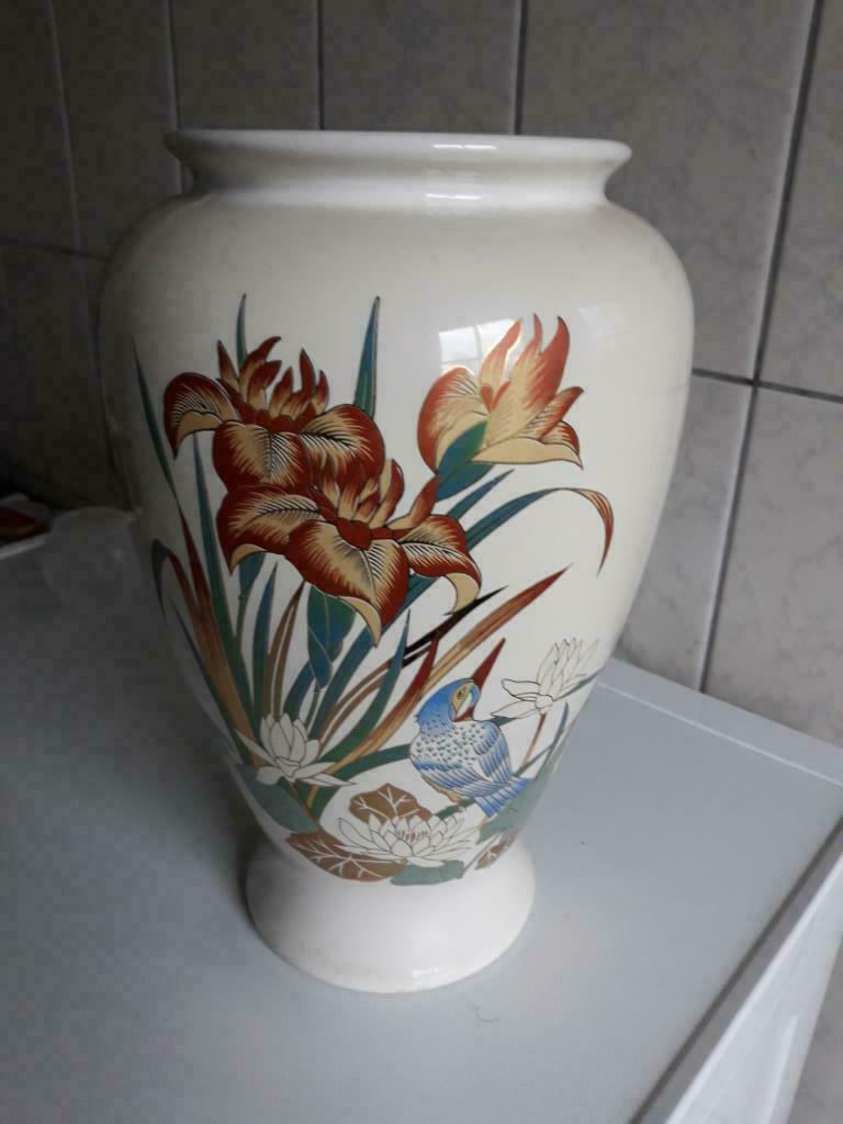 Vaas Italiaans met mooie beschildering, Huis en Inrichting, Ophalen of Verzenden, Zo goed als nieuw, Wit, Minder dan 50 cm