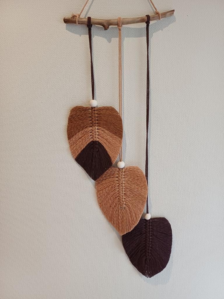 Decoration murale feuilles en macrame