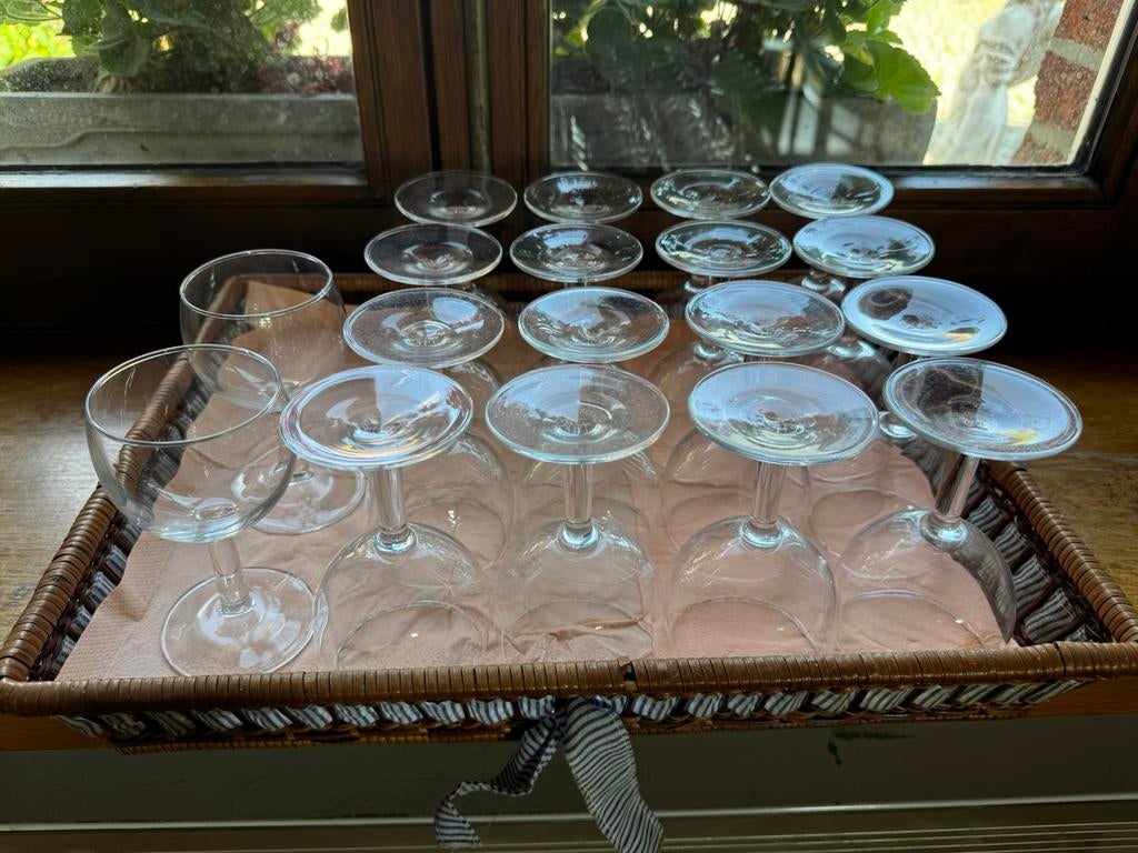 Verres à vin + carafes, Enlèvement ou Envoi, Comme neuf, Autres types