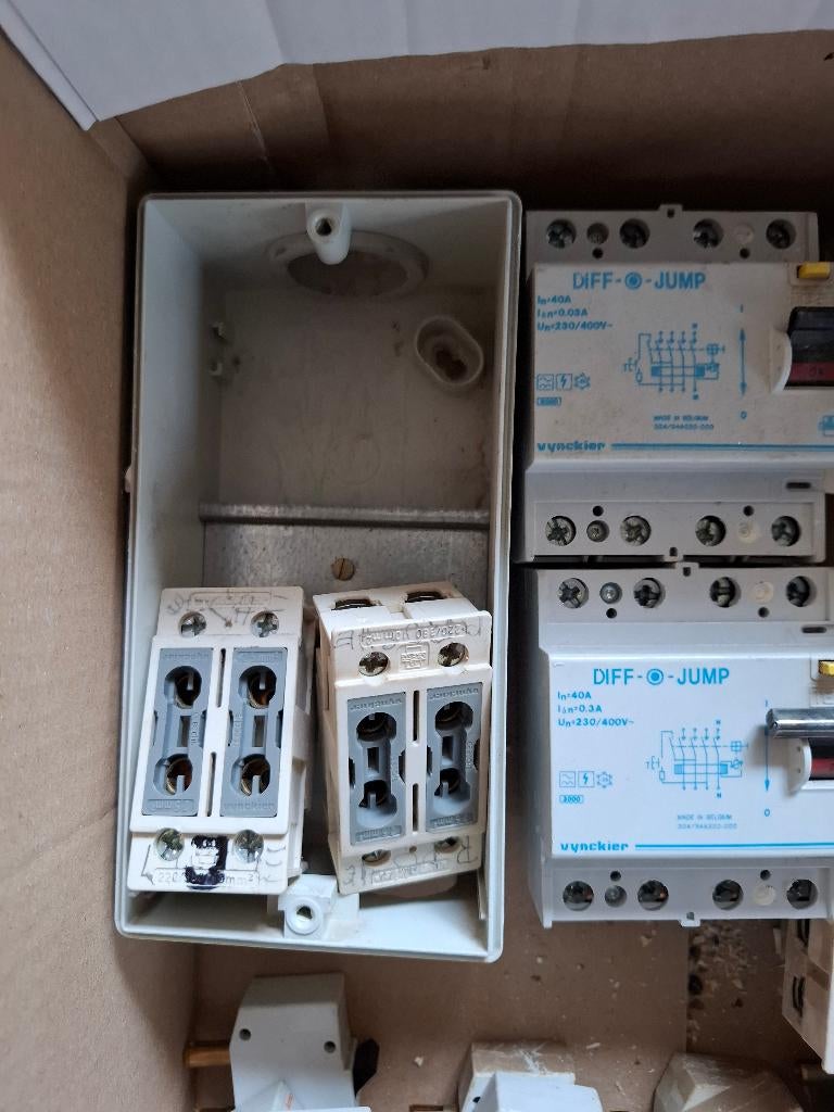 Matériels électriques, Bricolage & Construction, Enlèvement, Utilisé, Autres types