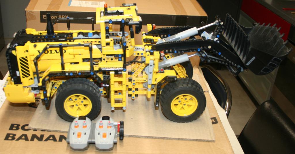 légo technic la chargeuse sur pneus télécommandée Volvo, Kinderen en Baby's, Speelgoed | Duplo en Lego, Ophalen, Zo goed als nieuw