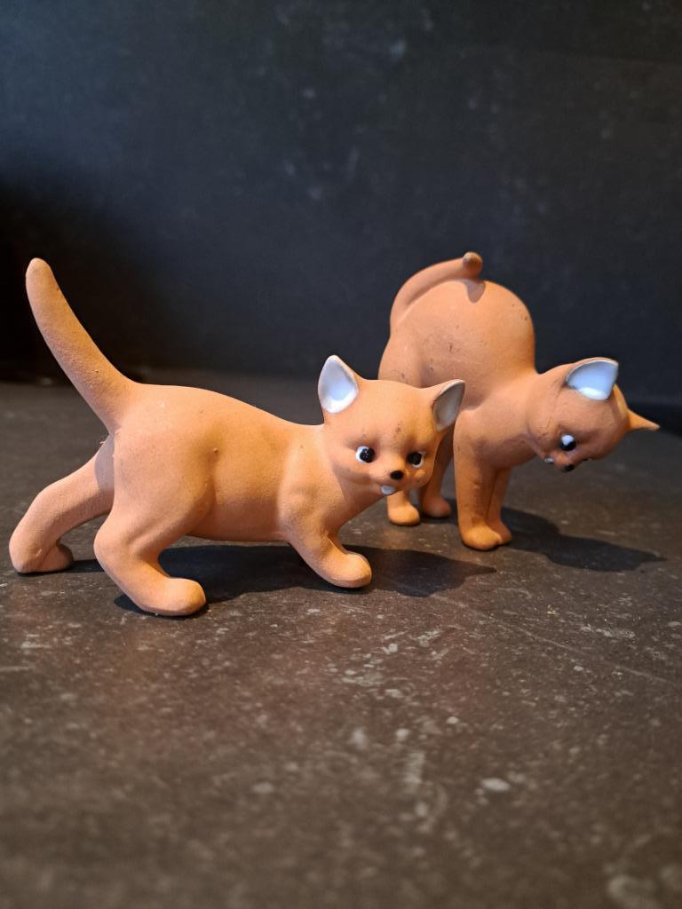 2 figurines de chats en grès, Enlèvement ou Envoi, Comme neuf