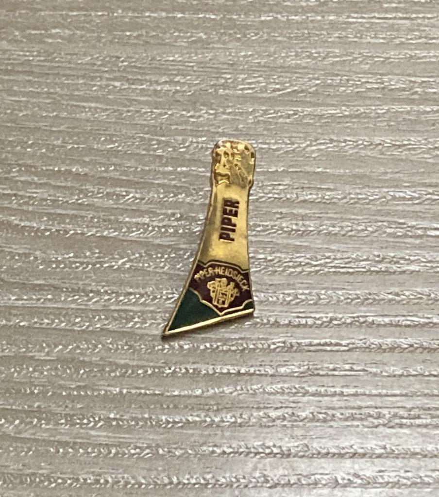PIN - PIPER HEIDSIECK - CHAMPAGNE, Envoi, Utilisé, Marque, Insigne ou Pin's
