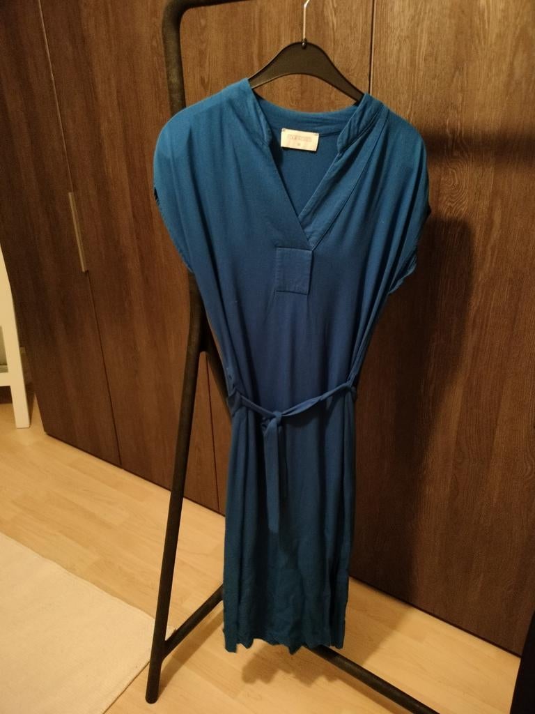 Kleedje in blauw m 38 Four Roses, Ophalen of Verzenden, Blauw