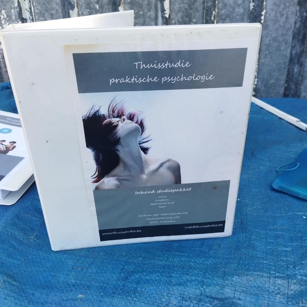Cours de psychologie à domicile 321 p., Enlèvement ou Envoi, Neuf, Enseignement supérieur