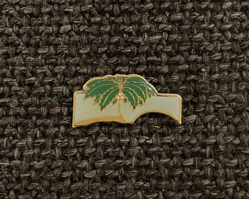 PIN - PALMBOOM - PALMIER - PALM TREE, Envoi, Utilisé, Animal et Nature, Insigne ou Pin's
