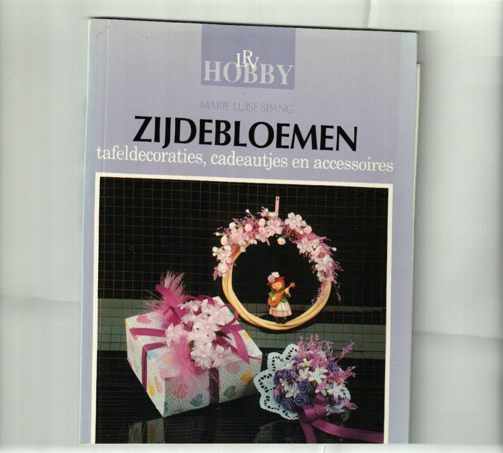Zijdebloemen lrv hobby marie luise spang 32 blz, Ophalen of Verzenden, Zo goed als nieuw
