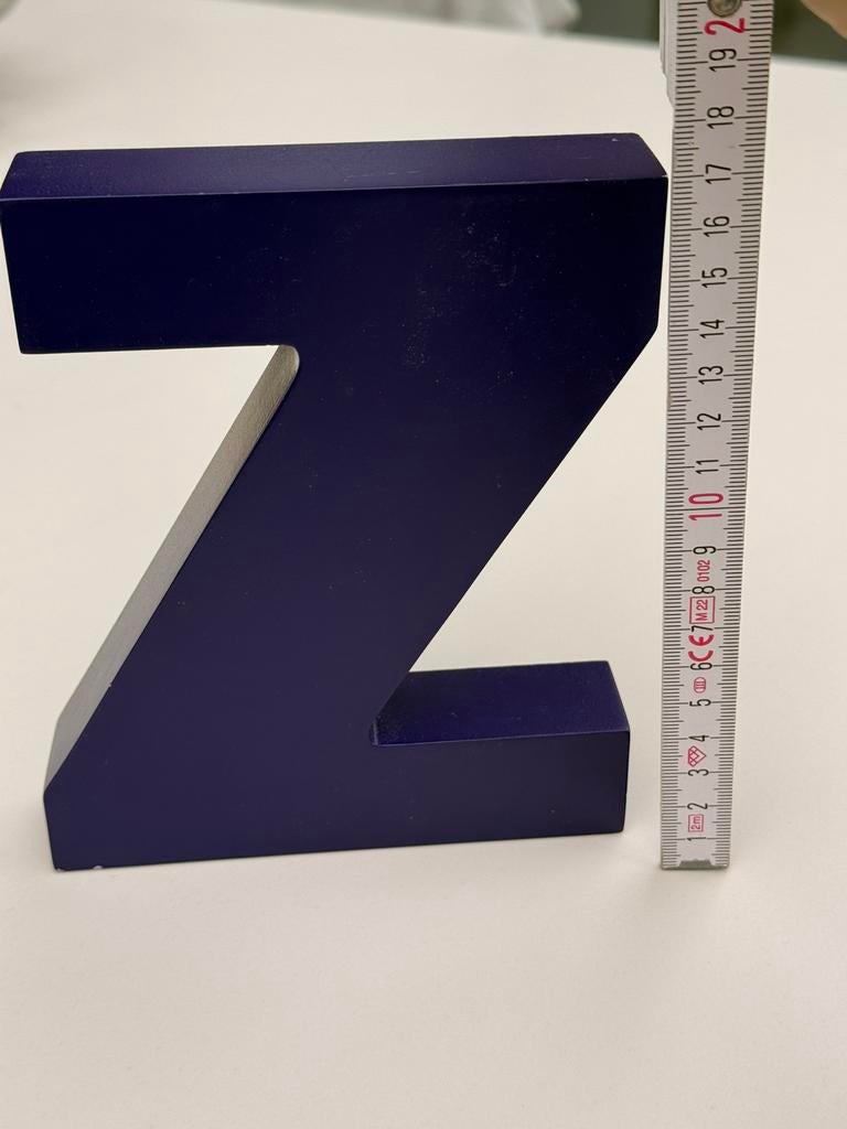 Houten gekleurde letter Z, Enlèvement ou Envoi, Utilisé