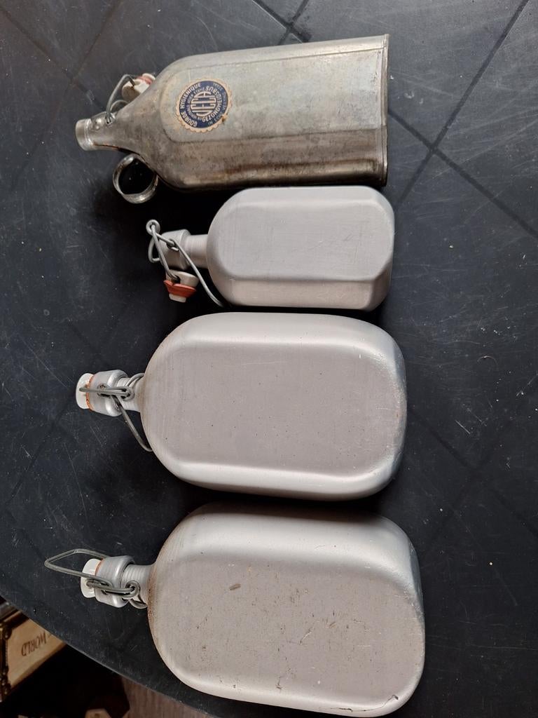 4 Ijzeren kruiken vintage, Antiek en Kunst, Ophalen