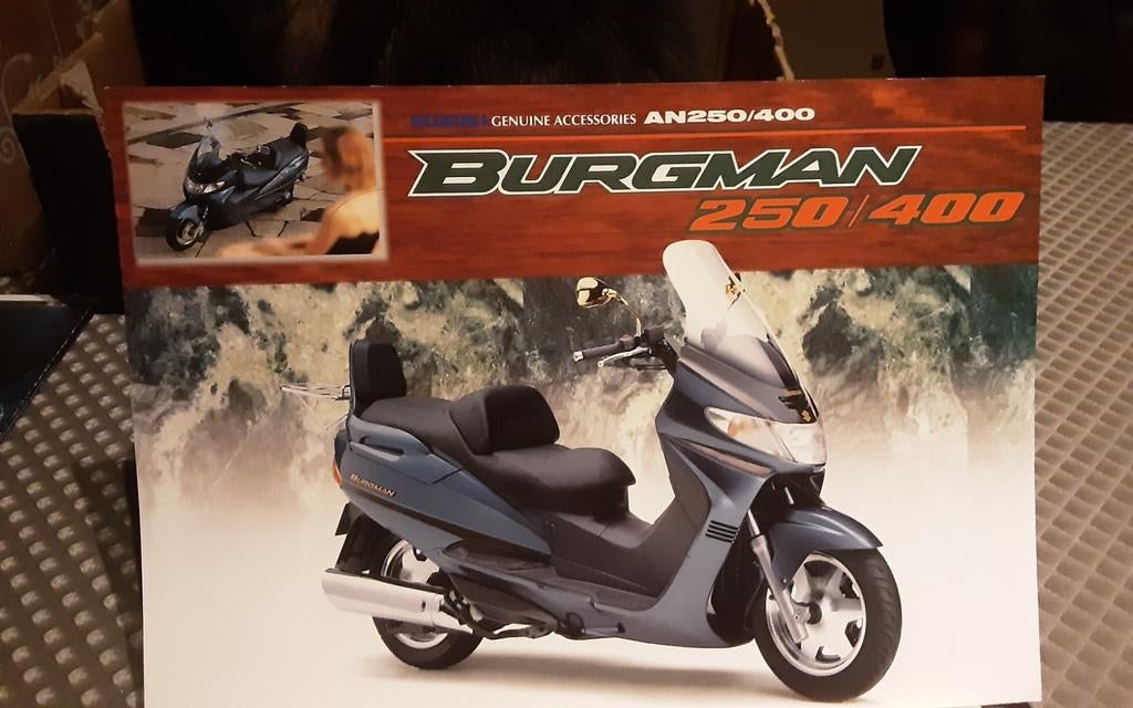 Suzuki burgman 250/400 accessoires brochure 1998, Enlèvement ou Envoi, Comme neuf