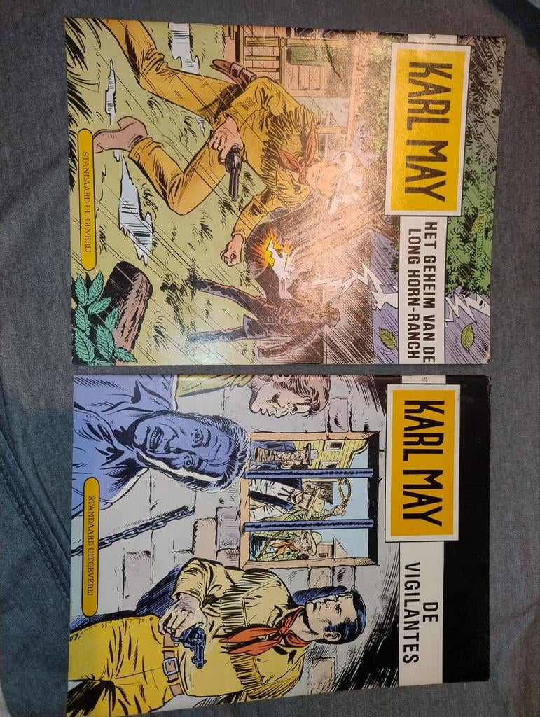 2 strips Karl May, Gelezen, Willy Vandersteen, Ophalen of Verzenden, Meerdere comics