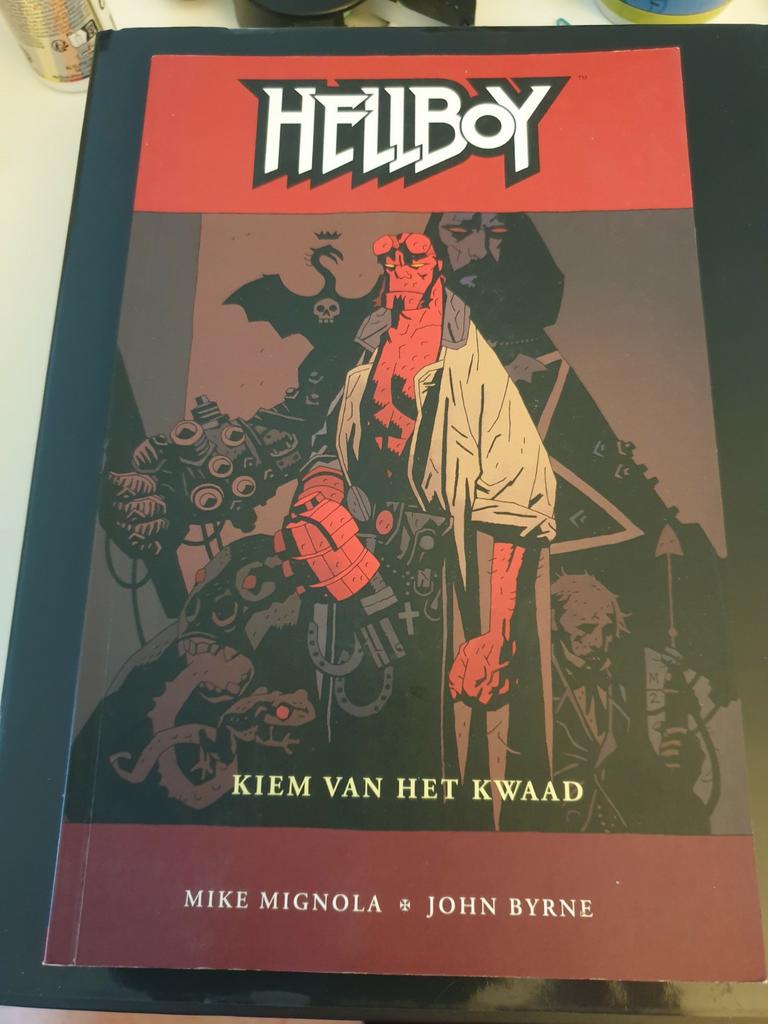 Mike Mignola - HELLBOY 1 Kiem van het kwaad, Ophalen of Verzenden, Zo goed als nieuw, Mike Mignola; John Byrne