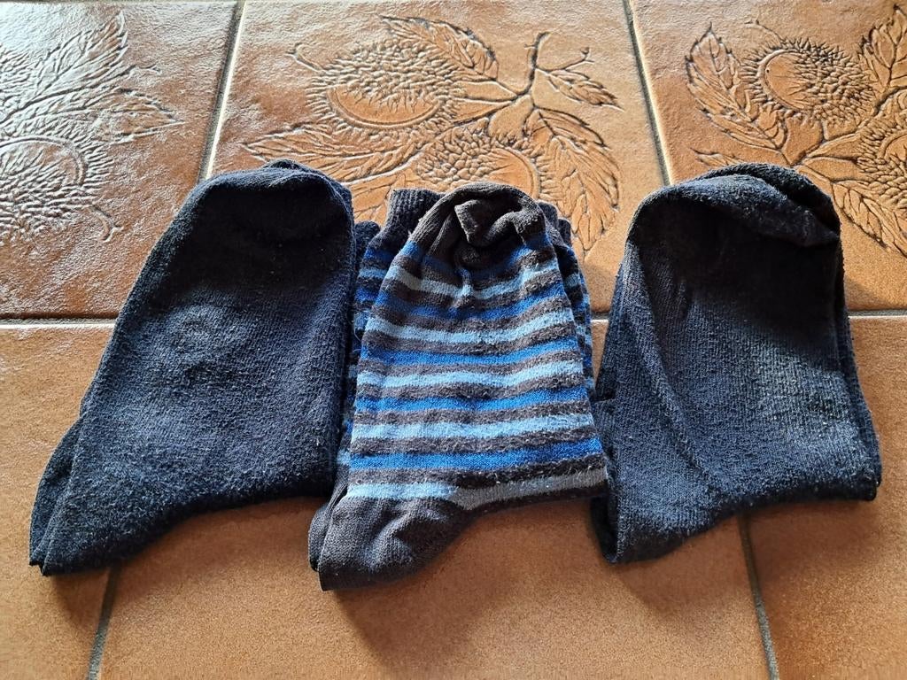 Lot de 3 paires de chaussettes enfant marines 35-38 - H&M, Enfants & Bébés, Garçon, Enlèvement ou Envoi, H&M, Utilisé