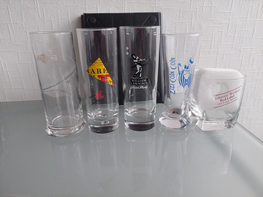 Verres anciens, Collections, Enlèvement