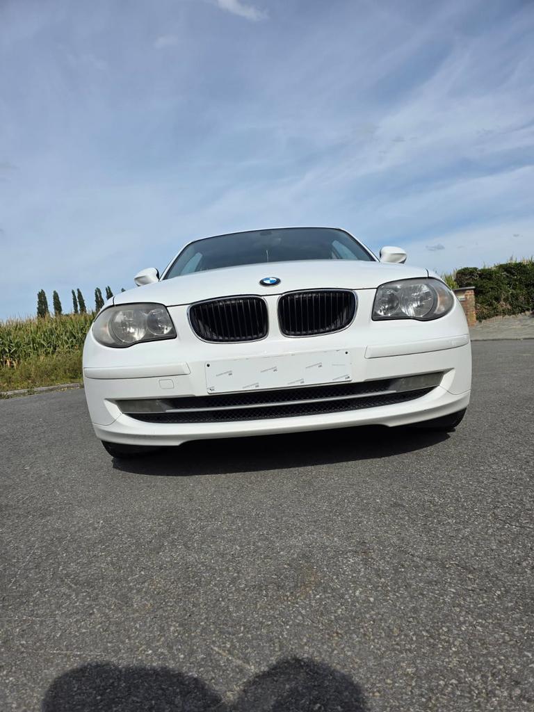 Bmw 116 2l 2009 (1serie), Auto's, BMW, Euro 5, Zwart, Wit, Handgeschakeld