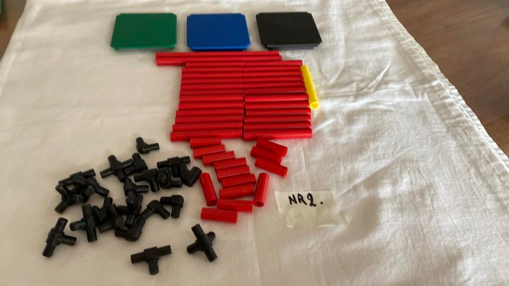 Mini quadro. (Info voor mijzelf zakje nr 2). Bruine doos op, Ophalen, Gebruikt