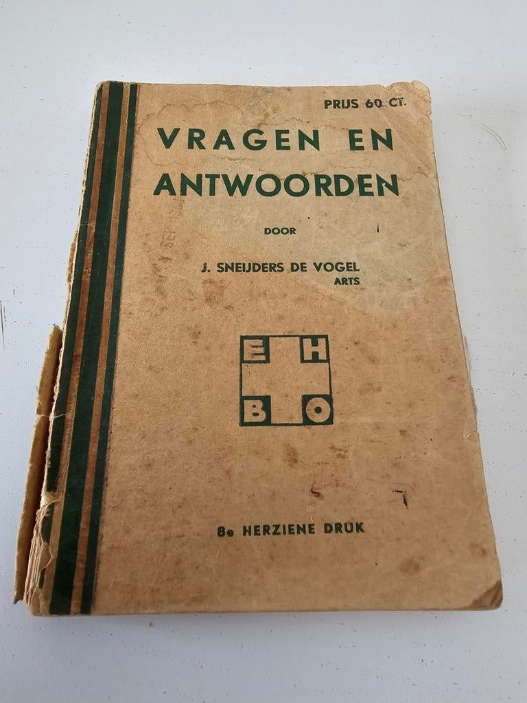 Vragen en Antwoorden" door J. Sneijders de Vogel, een arts. , Antiek en Kunst, Ophalen of Verzenden