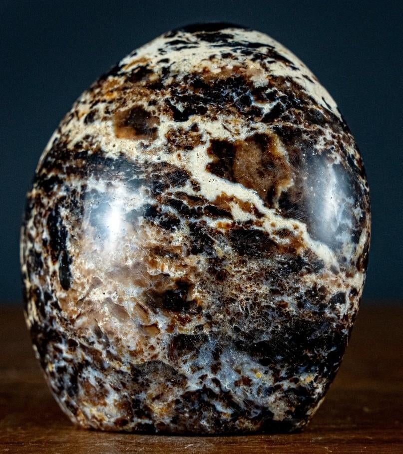 Topstuk zwarte opaal vrije vorm sculptuur uit Madagascar, Ophalen of Verzenden, Mineraal