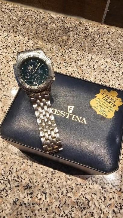 Montre vintage Festina cronograph WR 100M plusieurs fonction, Bijoux, Sacs & Beauté, Montres | Hommes, Enlèvement ou Envoi, Comme neuf