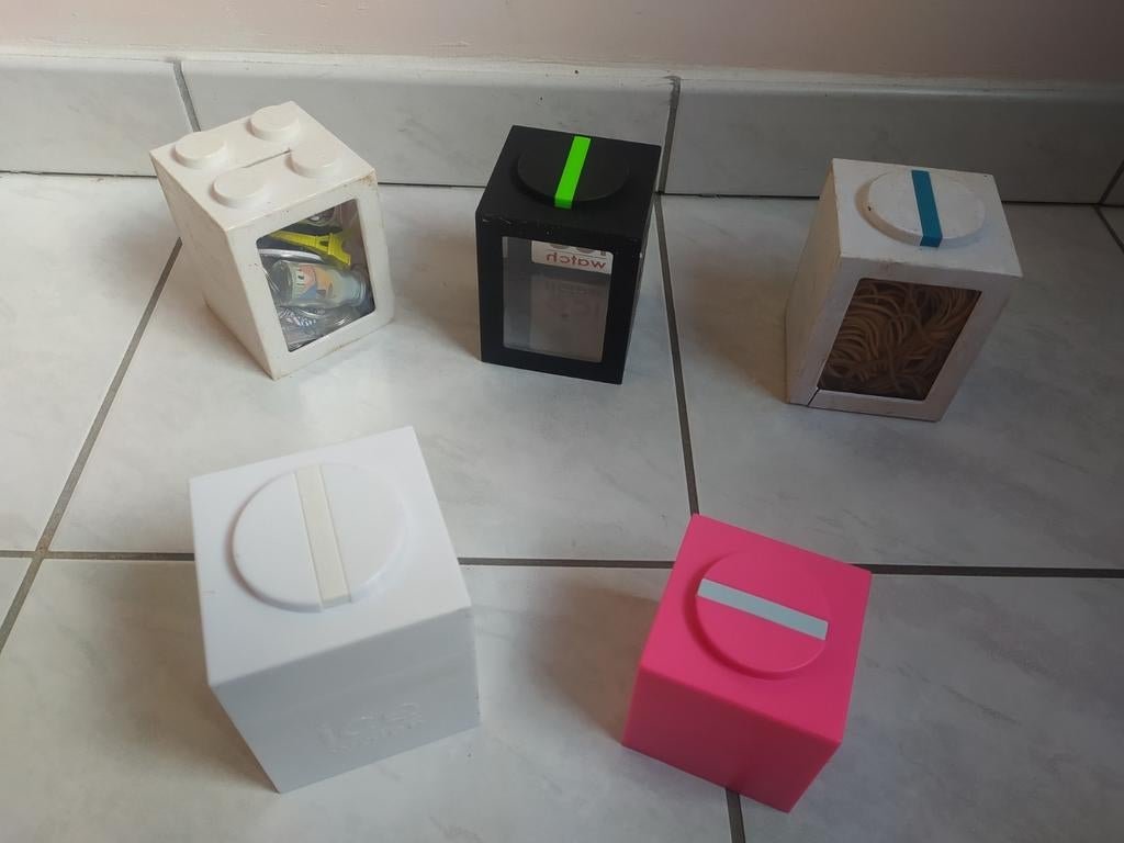 5 boîtes de montre Ice Watch, Ophalen, Zo goed als nieuw