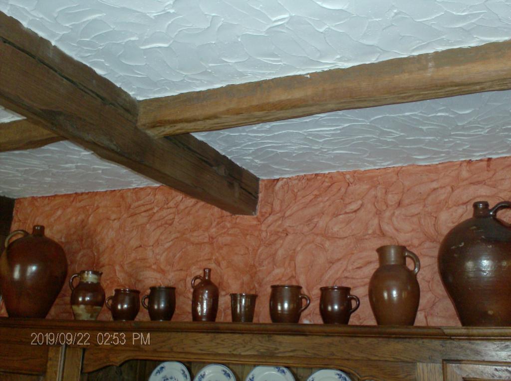 Série de pots en grès, Enlèvement