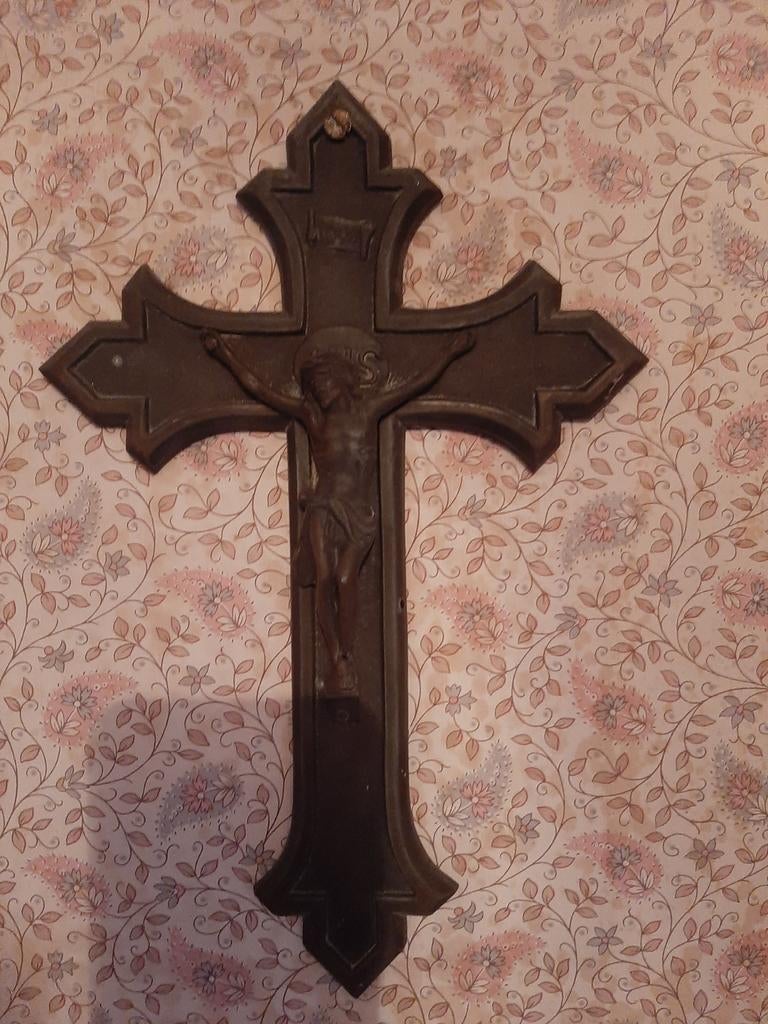 Antiek gietijzeren kruisbeeld met Corpus
Christi, Antiek en Kunst, Ophalen of Verzenden