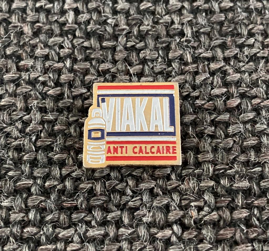 PIN - VIAKAL - ANTI CALCAIRE, Envoi, Utilisé, Marque, Insigne ou Pin's