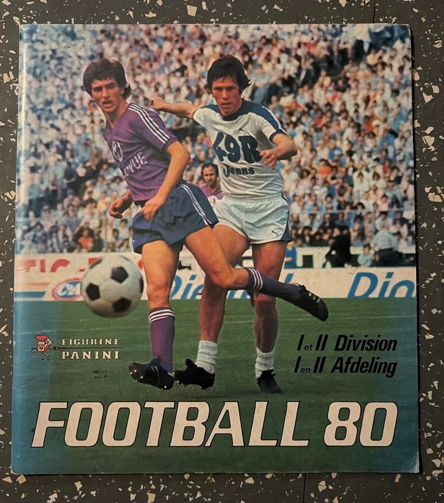 Panini football 80 , 6 stickers ingeplakt, Enlèvement ou Envoi, Comme neuf