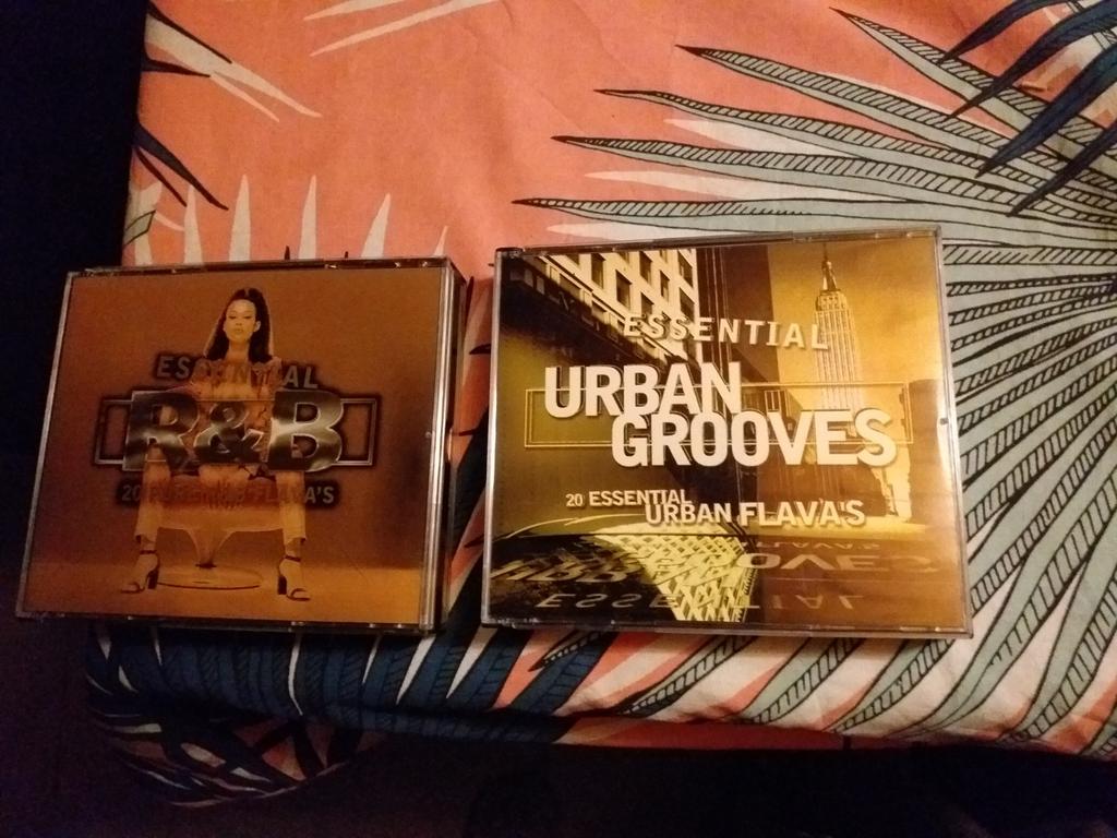 Essential R & B en Essential Urban Grooves 2 x 2 cd, Ophalen of Verzenden