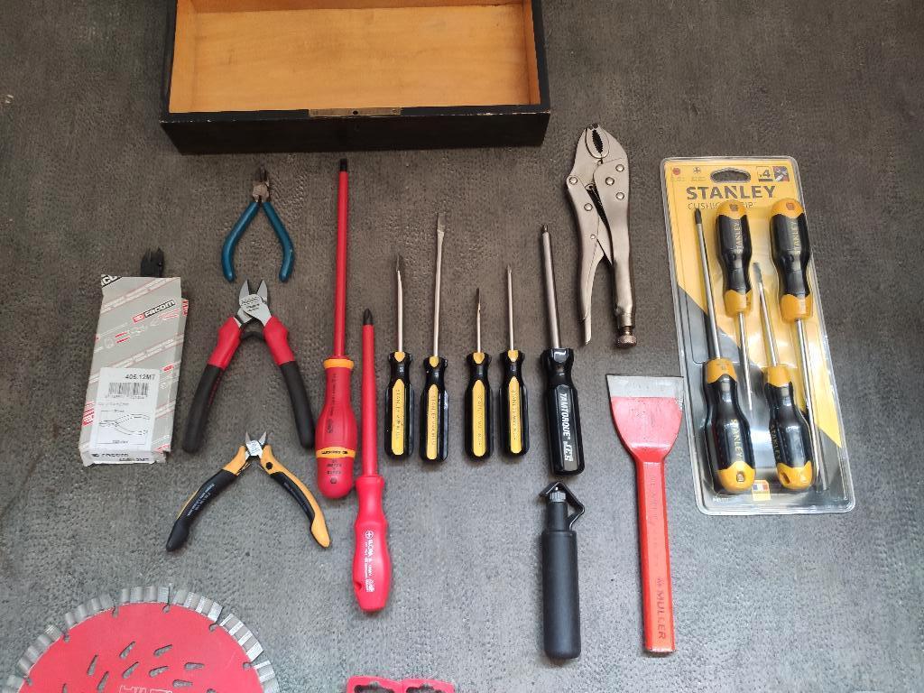 Lot new Hilti Stanley Facom (tournevis, mèches, pinces), Enlèvement, Neuf