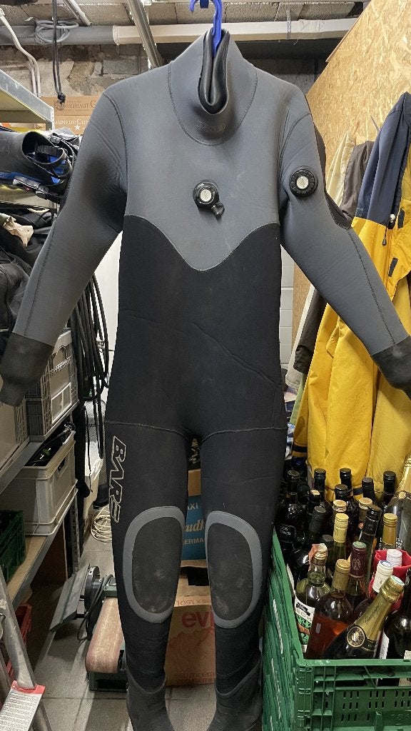 combinaison étanche BARE supra dry 7MM  XL, Sports nautiques & Bateaux, Plongée, Enlèvement ou Envoi