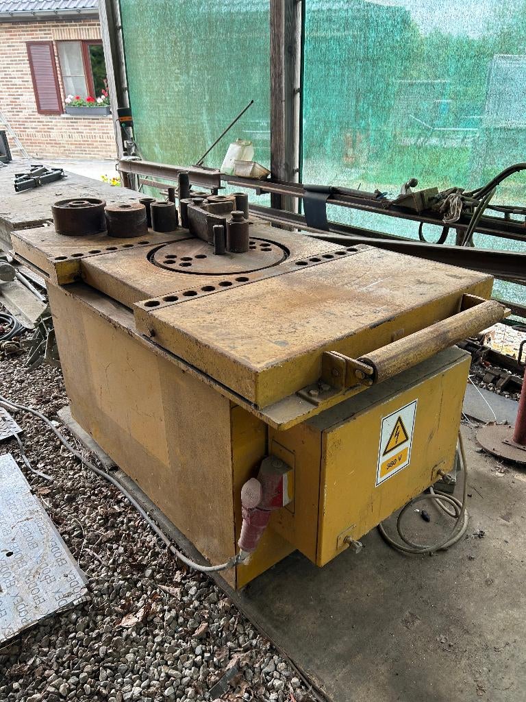 buigmachine betonstaal-cintreuse, Enlèvement, Utilisé