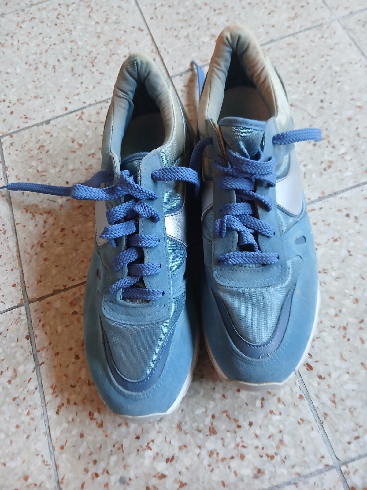 Heren schoenen, Enlèvement
