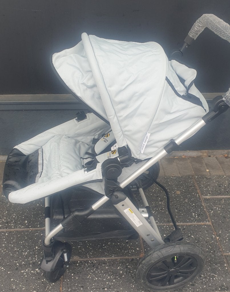 Bumble and bee combinatie kinderwagen creme, Nieuw, Verstelbare duwstang, Combiwagen, Ophalen